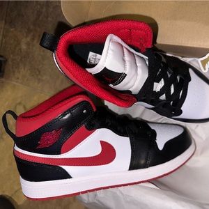 Jordan 1 Mid